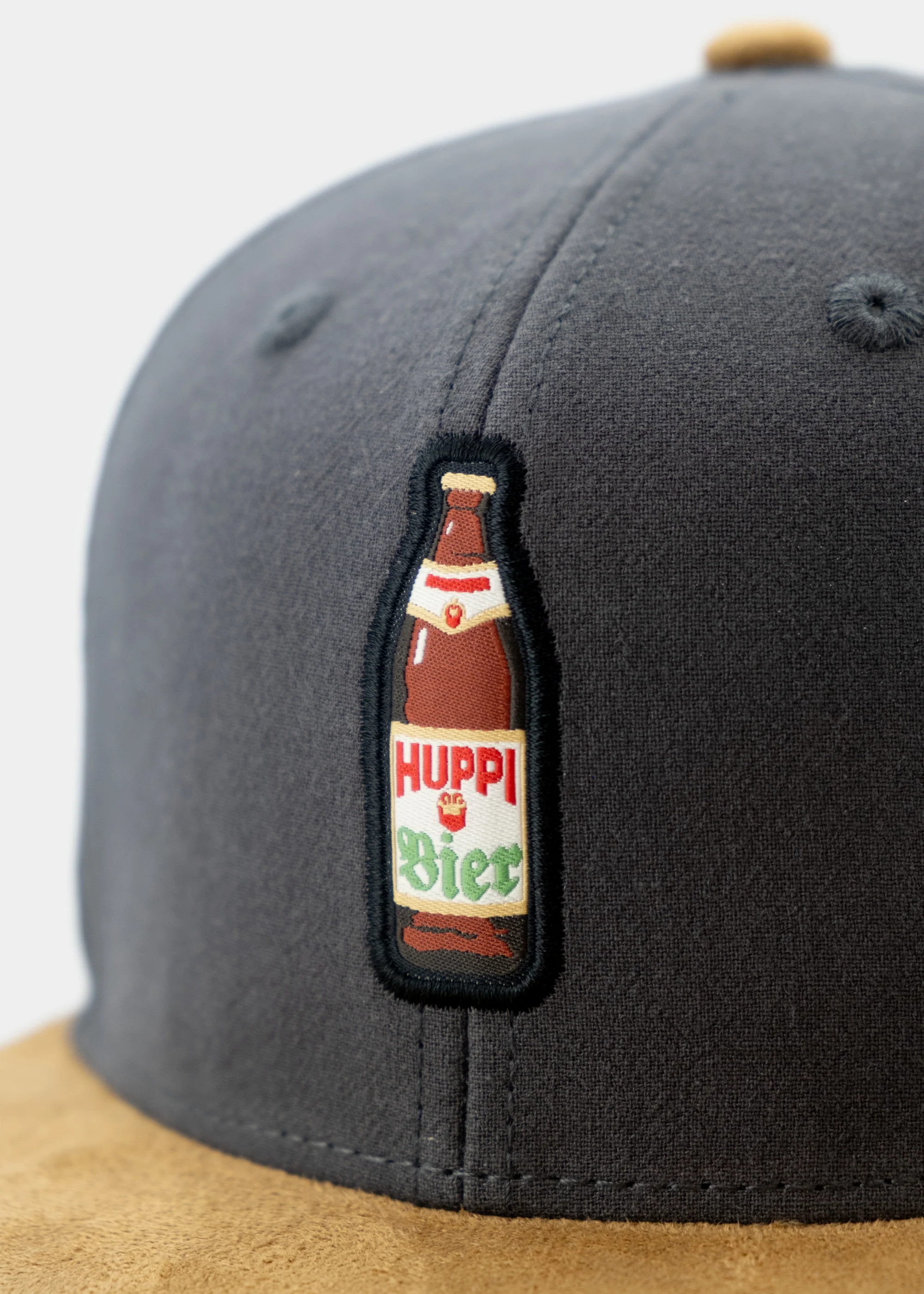 Cap "Huppendorfer: Huppi Bier" - dunkelgrau (Snapback) - Image 2