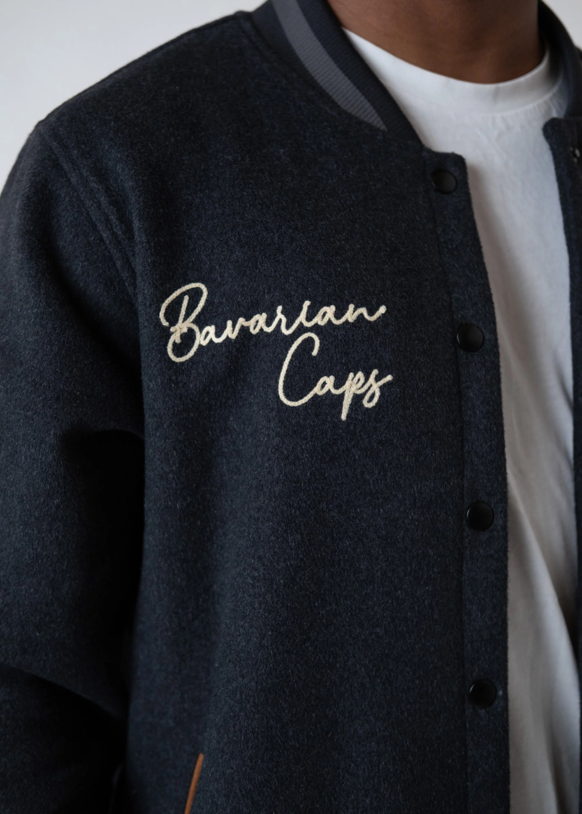 Collegejacke "BC" - dunkelgrau - Image 5
