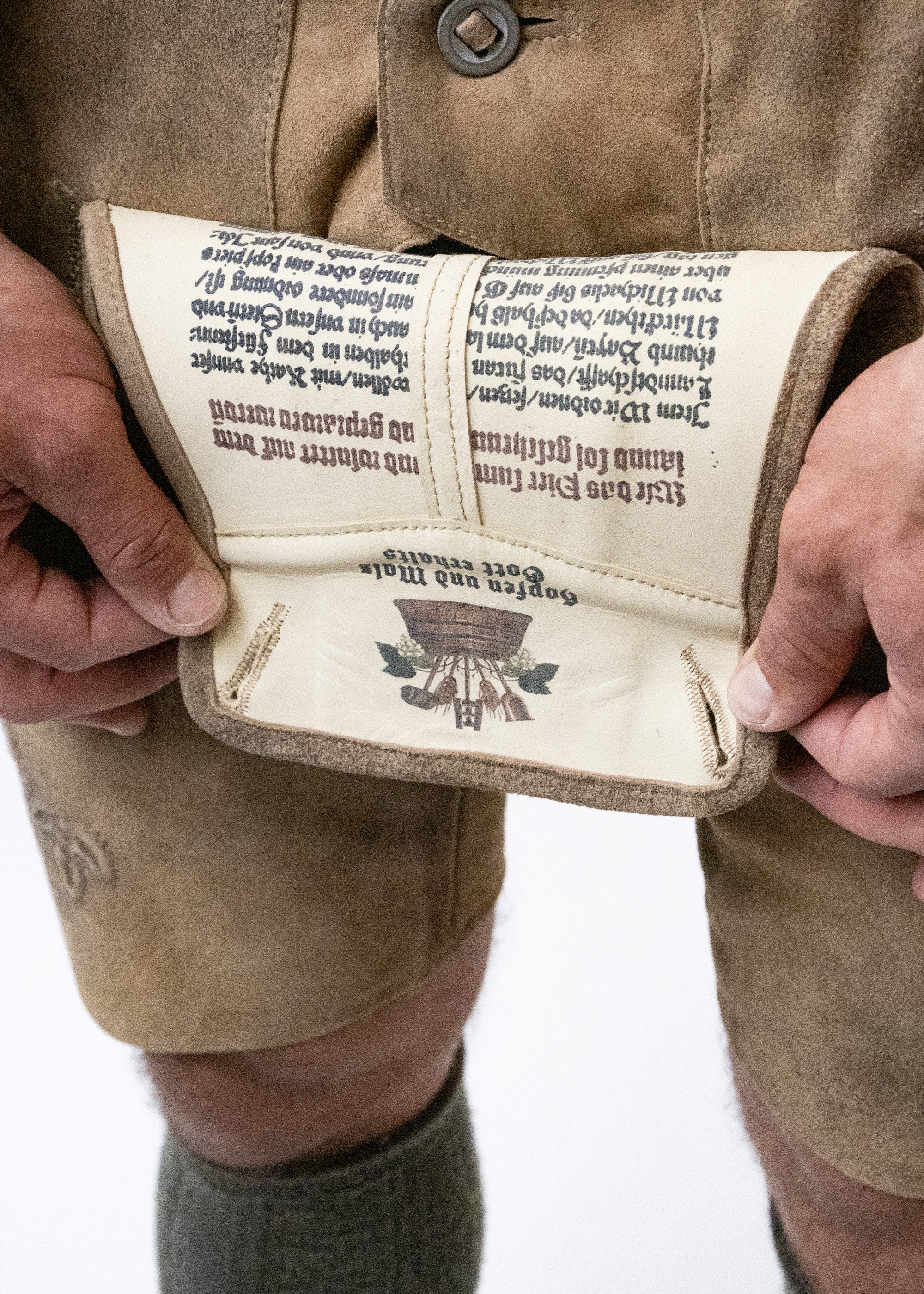 Lederhose "Reinheitsgebot" - hellbraun - Image 5
