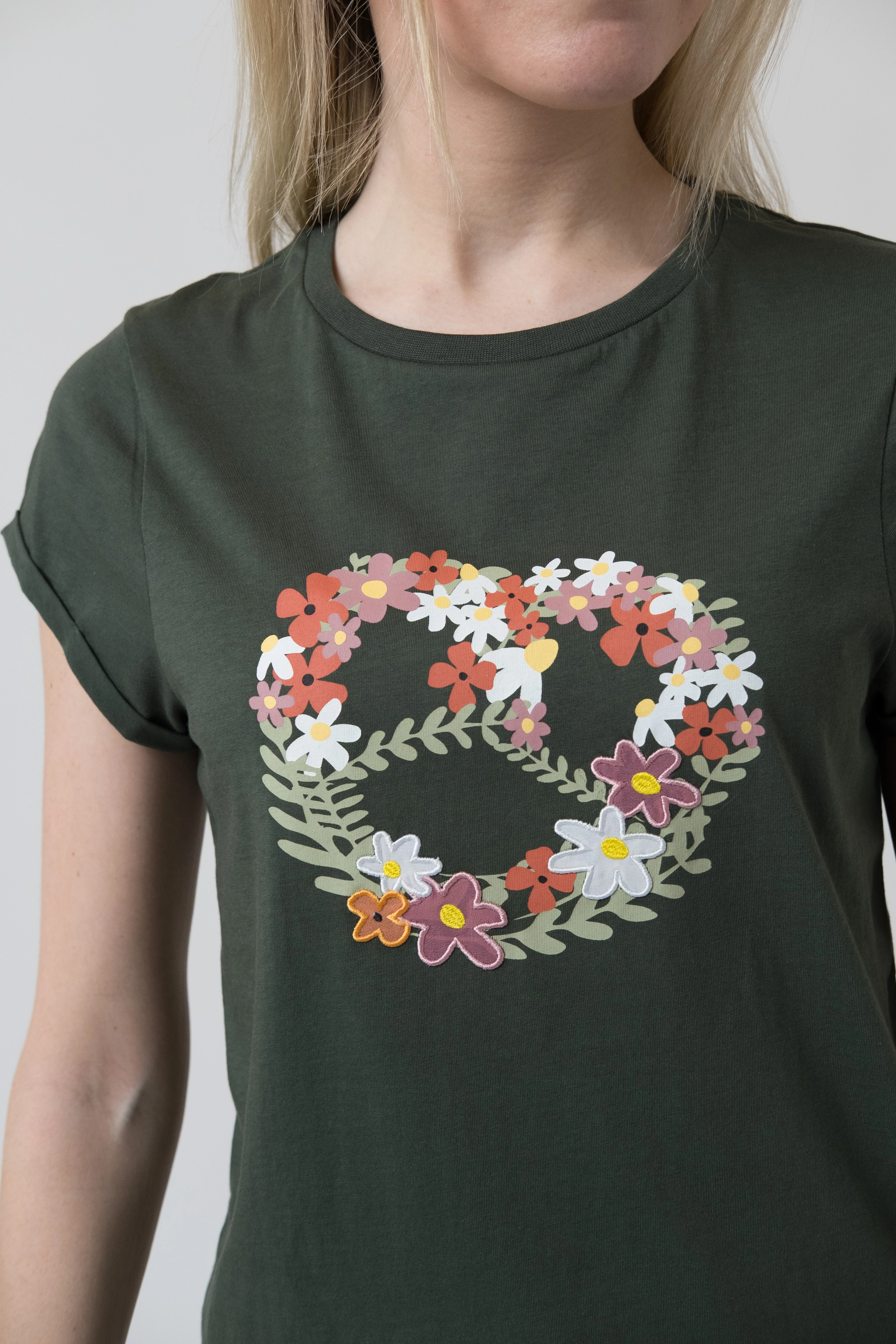 T-Shirt "Blumenbreze" - tannengrün - Image 3