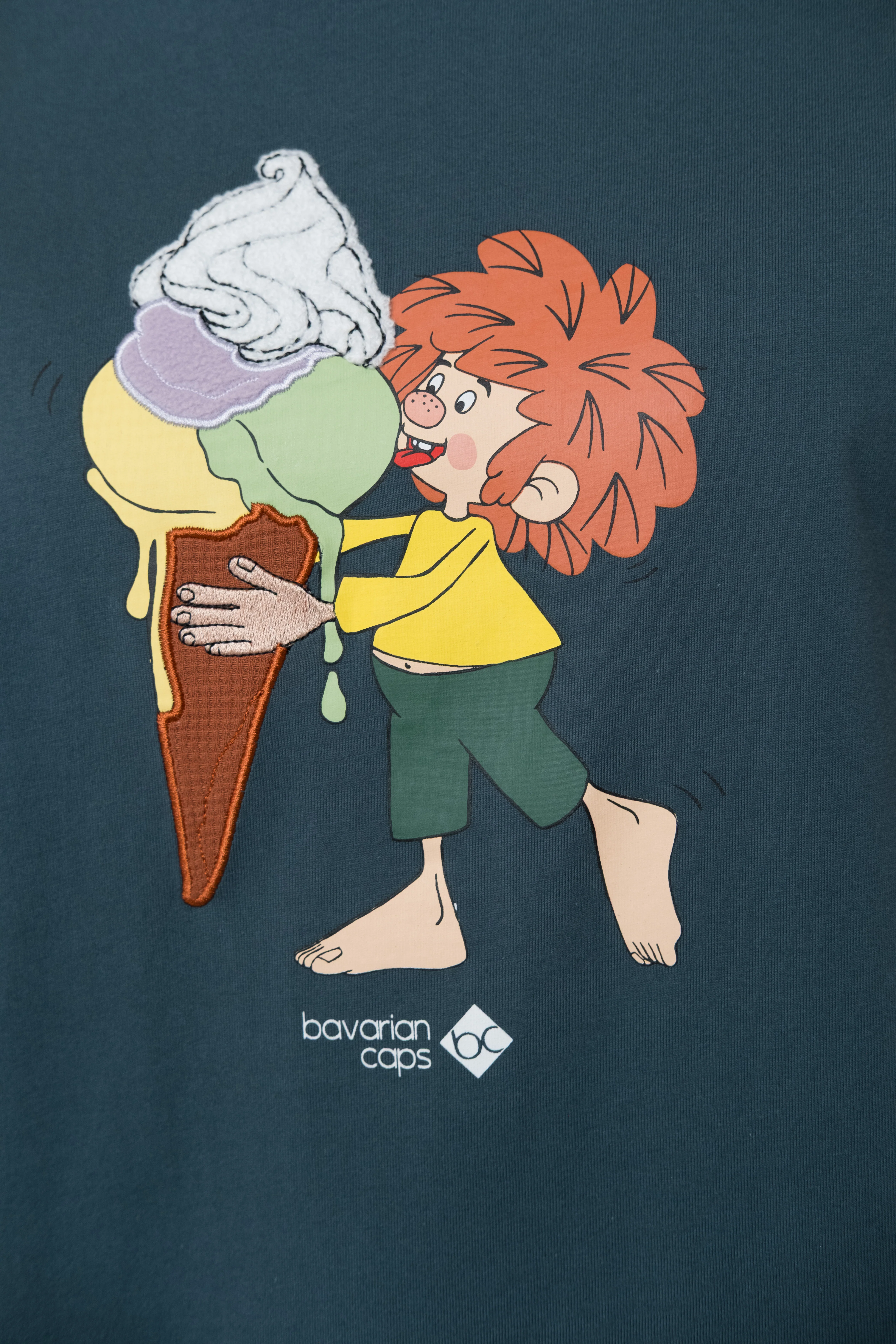 T-Shirt "Pumuckl Schleckeis" - dunkelgrün - Image 3